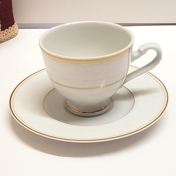 Laura Biagiotti Merletti Dotted White Lace Gold Rim Espresso Cup & Saucer - Picture 1 of 12